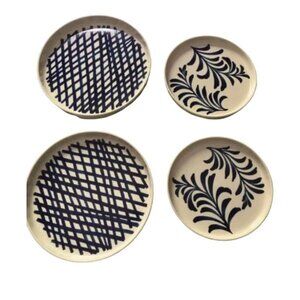 OUI Stoneware Plate Set
